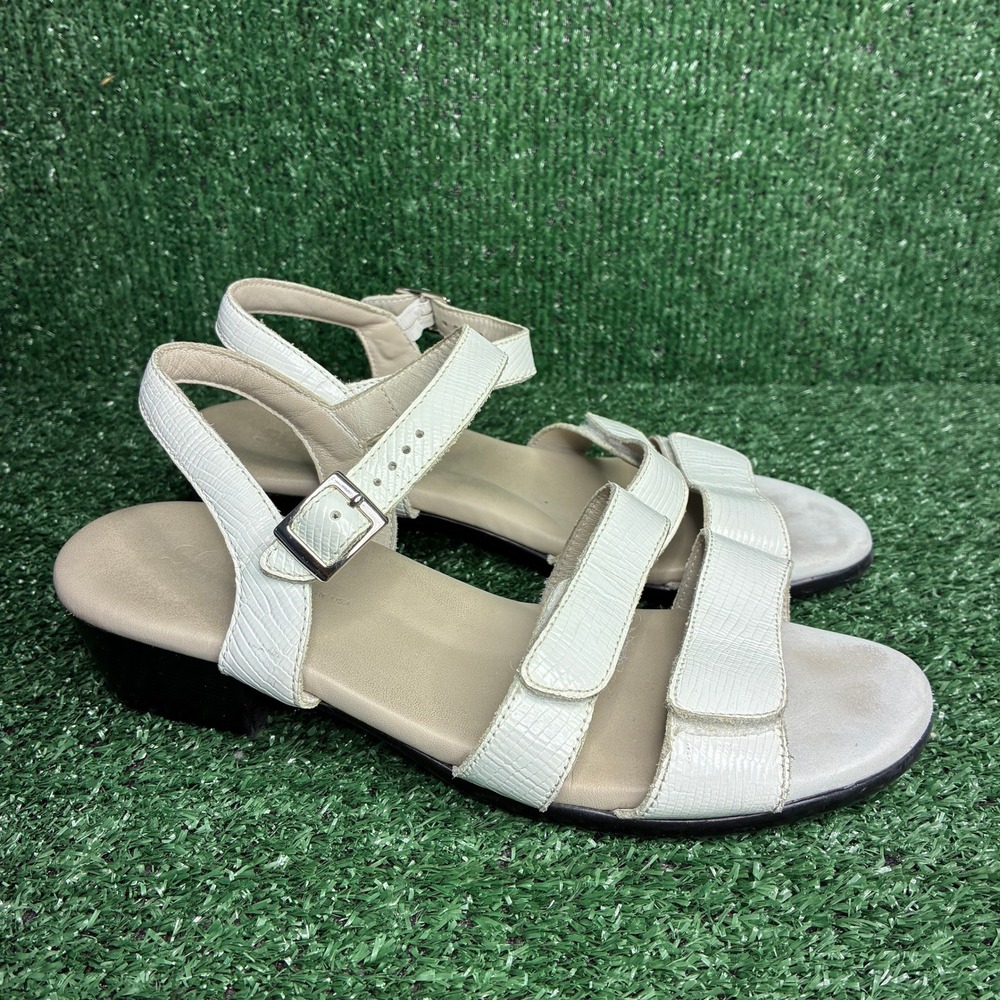 SAS Snake Embossed Leather Tripad Comfort Wedge Sandals White Womens Sz 9.5 Wide
